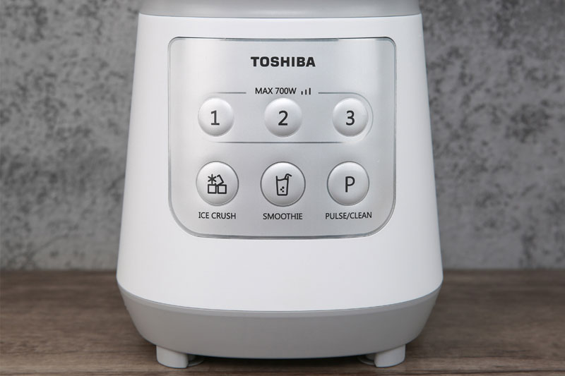 Trang bị điều khiển nút nhấn tiện thao tác - Máy xay sinh tố Toshiba BL-70PR2NV